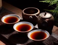 普洱生茶是當(dāng)年的好還是陳年的好？